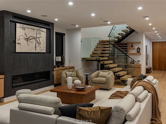 3rd image of 5109 Bluebell Ave