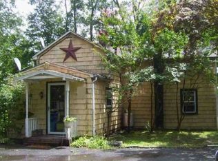 86 Big Oak Rd, Morrisville, PA 19067