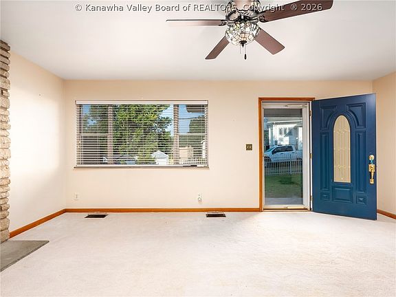 3rd image of 860 Chester Rd