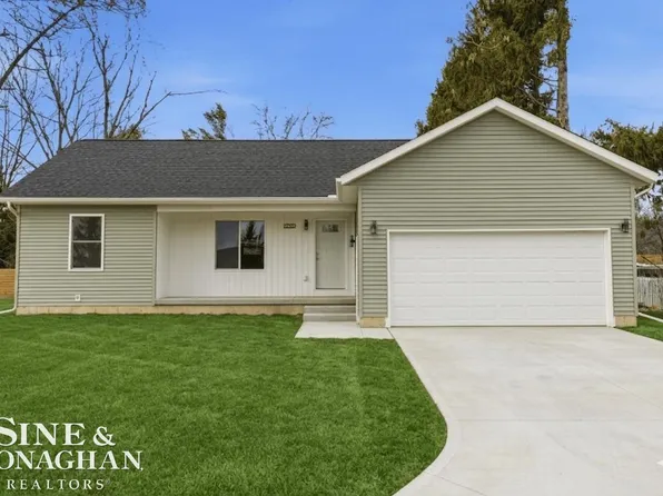 1250 18th St, Marysville, MI 48040