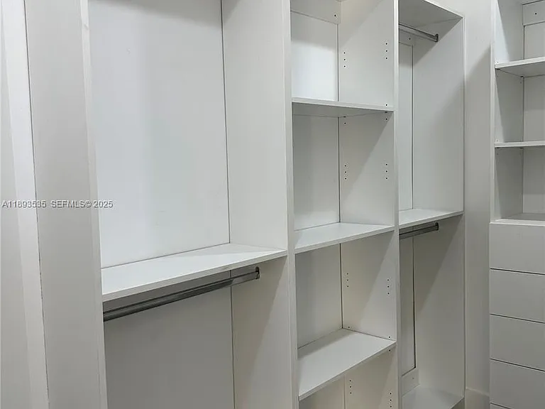 4625 SW 32nd Ave — Photo 17