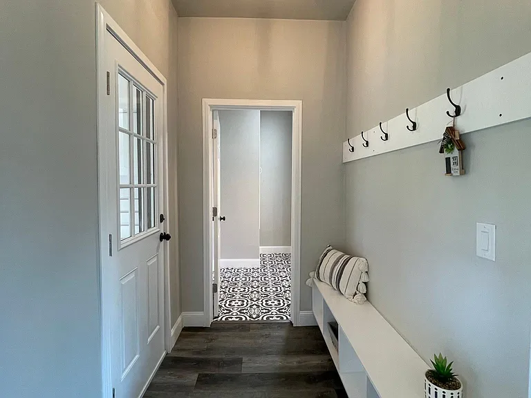 1317 E Broadway St — Photo 14