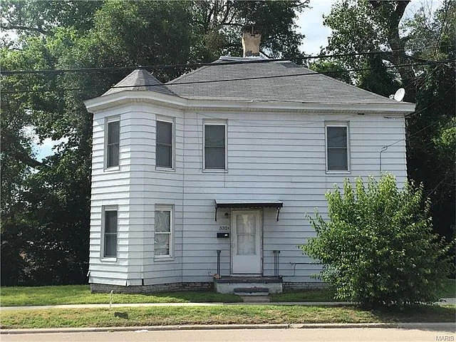 332 W Main St photo 1