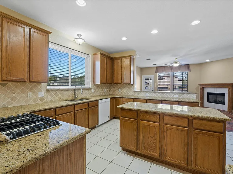 1001 Chickory Ct — Photo 5