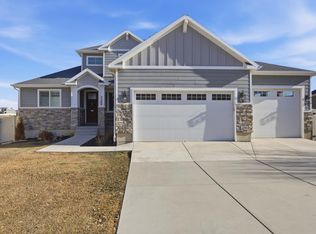 7580 N Evans Dr, Eagle Mountain, UT 84005