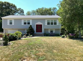 93 Beechwood Dr, Westport, MA 02790