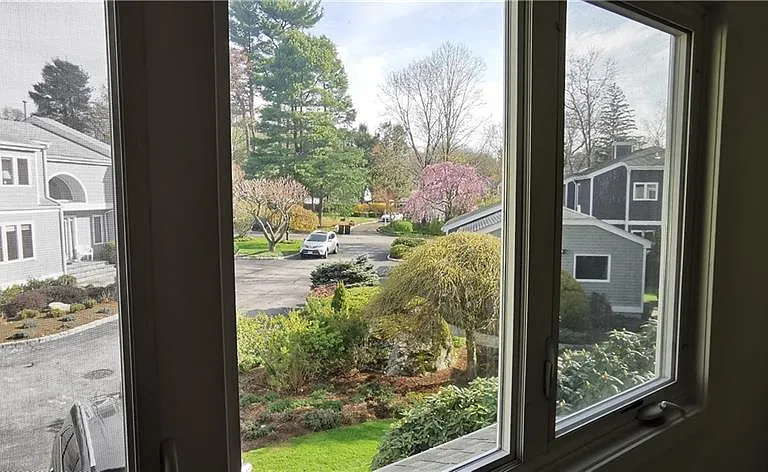 103 Silver Creek Ln — Photo 10