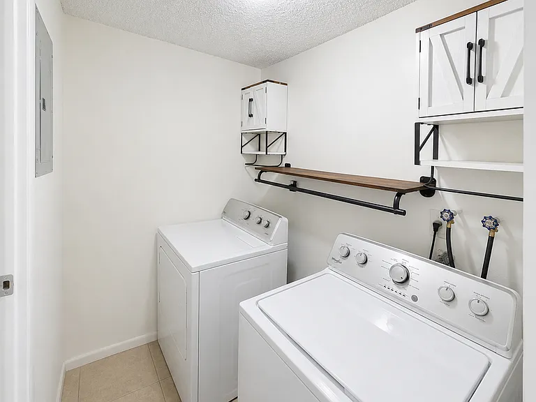 11263 SW 9th Ct — Photo 4