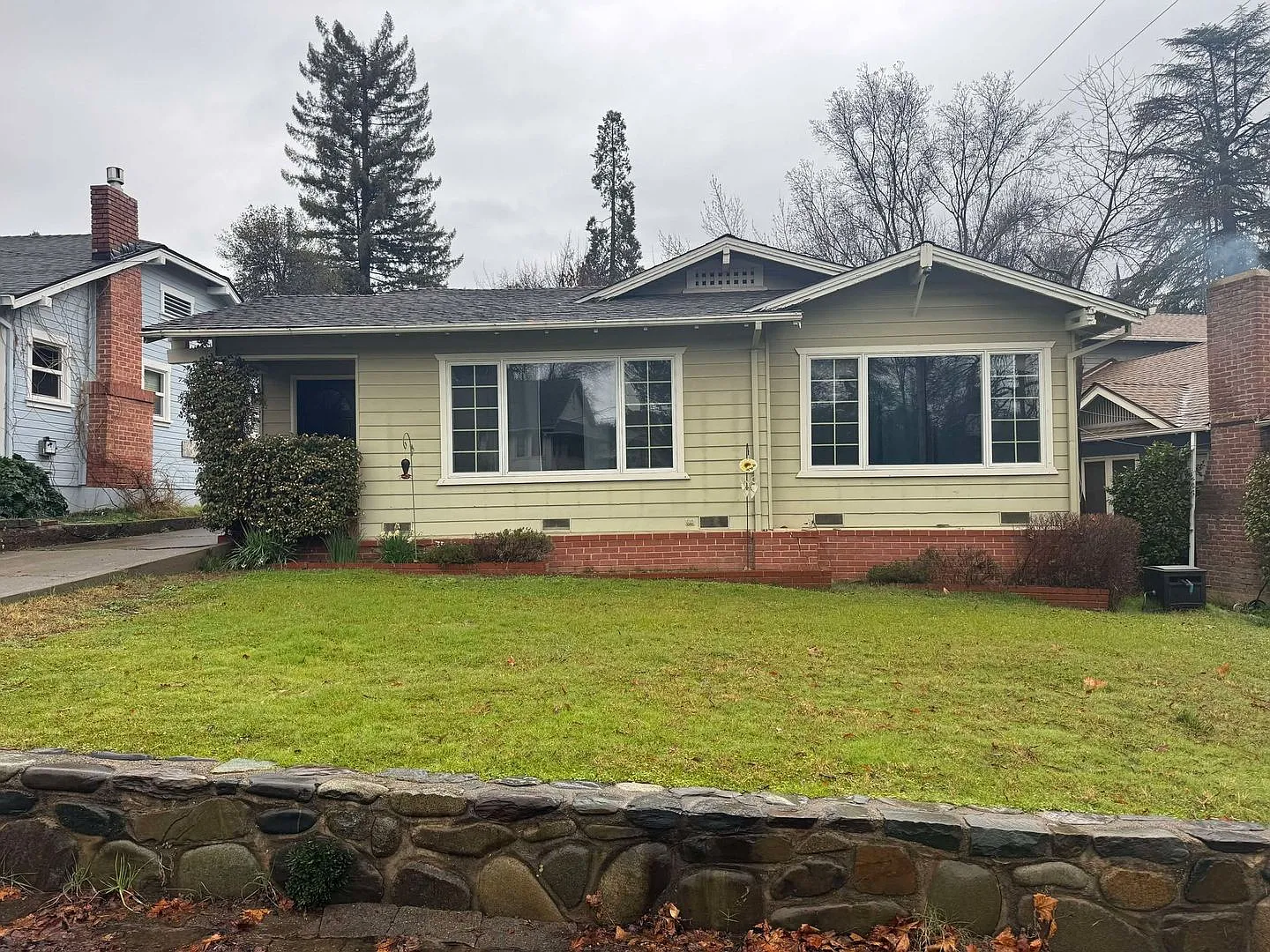 89 Palemone St photo 1