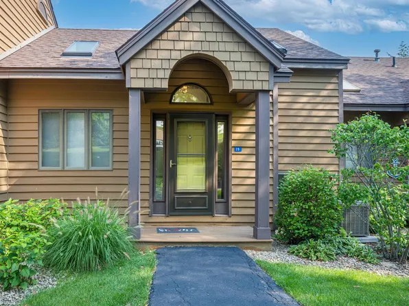 19 Creekwood Ln, Galena, IL 61036