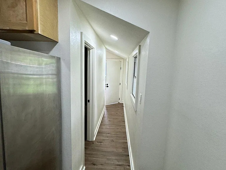 2763 W 9th St — Photo 14