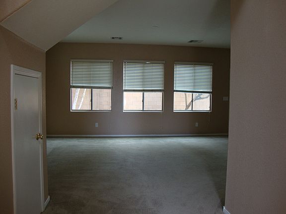 2nd image of 724 Claxton Ave