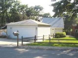 4405 Bayview Dr, Crystal Lake, IL 60014