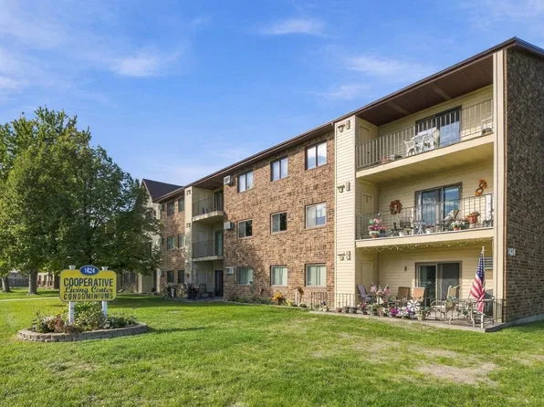 1424 14th St E APT 21, West Fargo, ND 58078