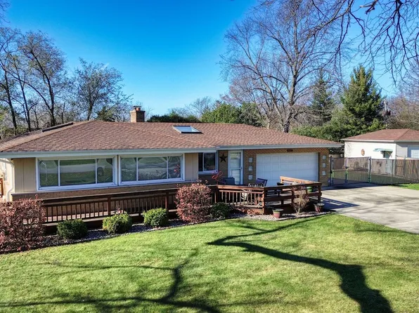 6N306 Baker Dr, Itasca, IL 60143