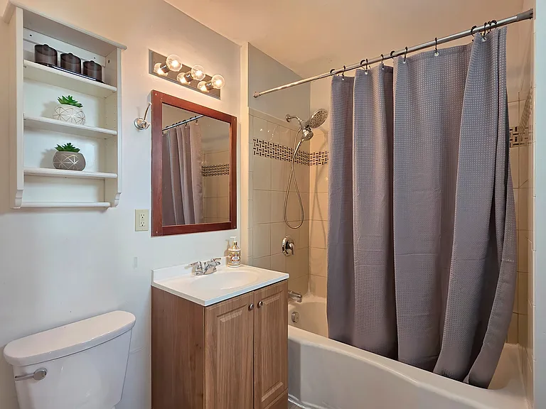 486 Main St #B — Photo 14