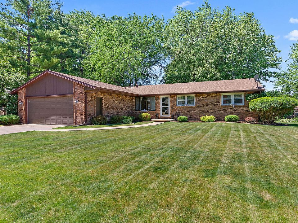 1st image of 685 Heritage Dr