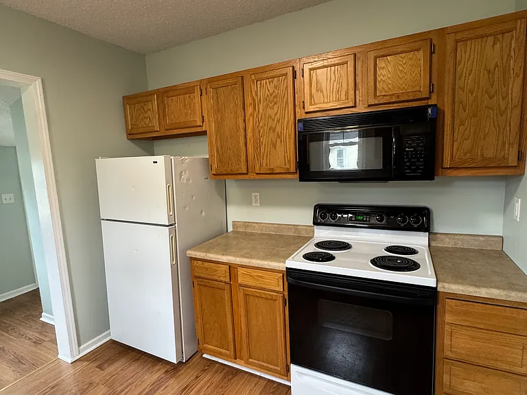 1202 Webster Ave — Photo 2