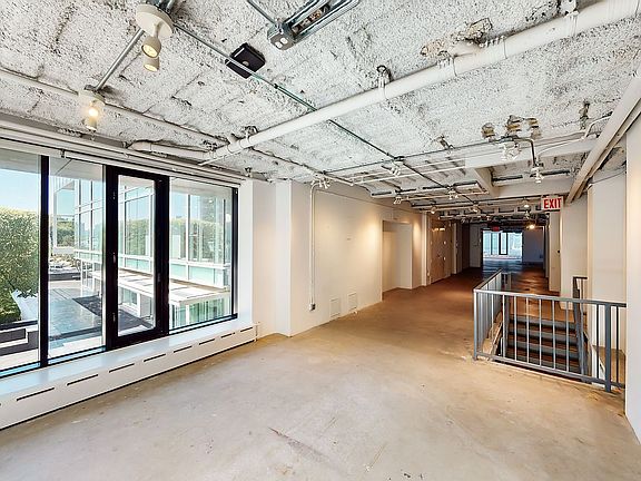 4th image of 163 Charles St #C