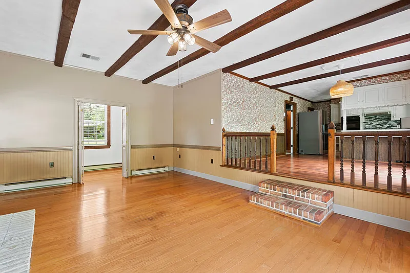 4 bed, 3.0 bath, 2371 sqft, $2,800 — Photo 4