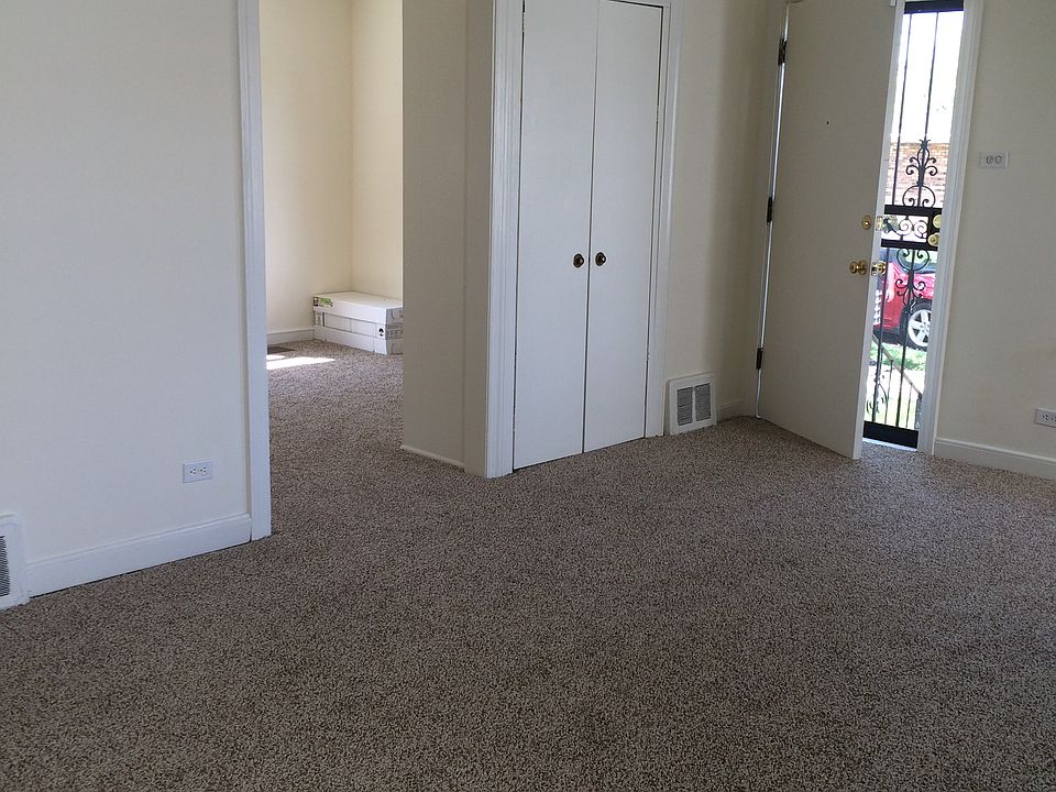 1st image of 4 E 140th Ct