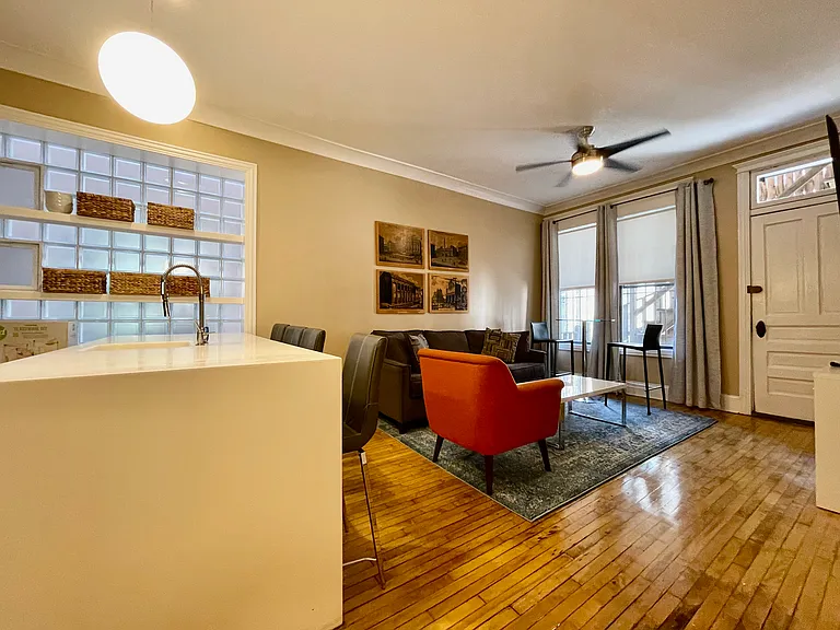 1506 W Polk St #1ZR — Photo 1