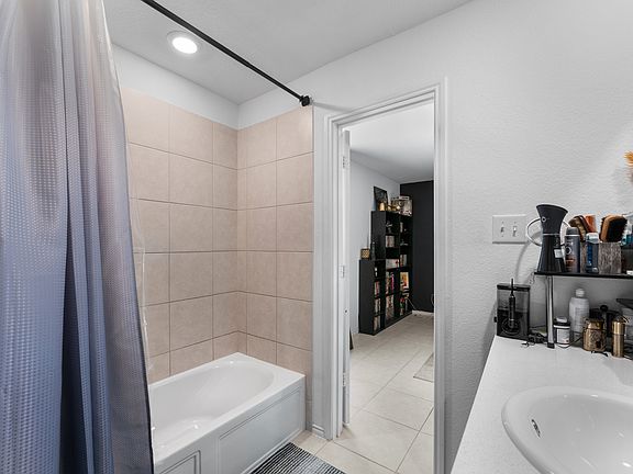 2nd image of 5644 Rockrose Ln