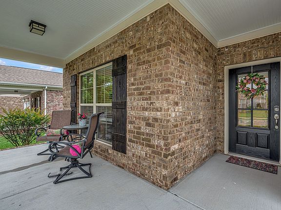 5th image of 1144 Frewin St