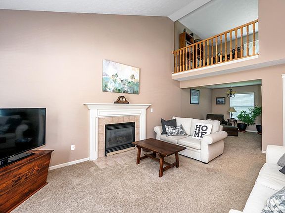 3rd image of 7800 Livingston Ct