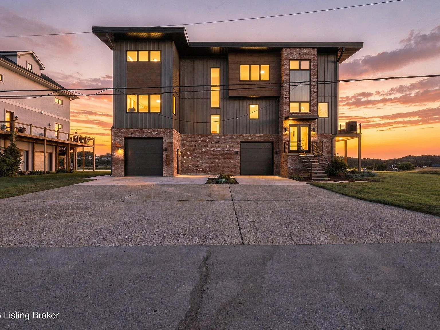 4 bed, 4.5 bath, 4847 sqft, $9,700 — Photo 2