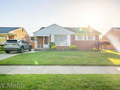 8487 Salem Ln, Dearborn Heights, MI, 48127
