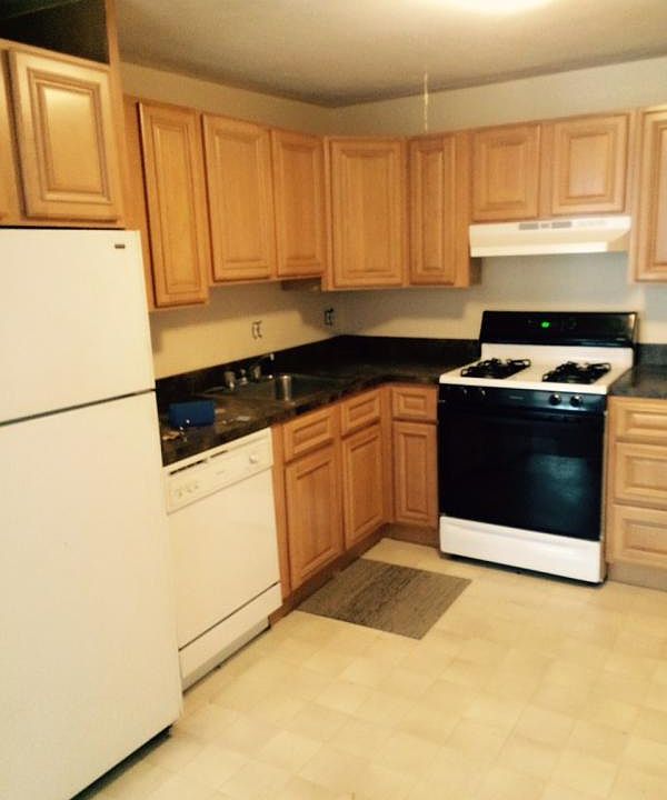1st image of 135 Willard St APT 12