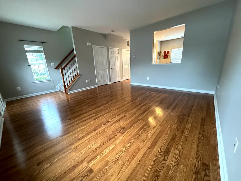 716 Blossom Dr - Living Room
