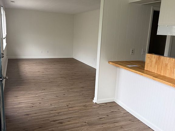 5th image of 365 Weaverville Rd APT 2