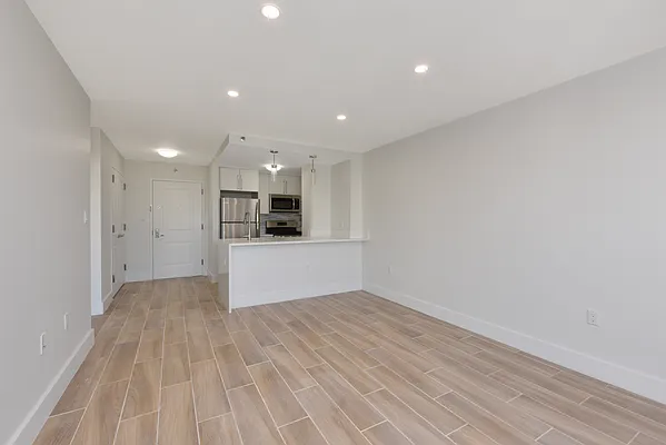 Rented by Metropolis International Realty Inc. | media 9