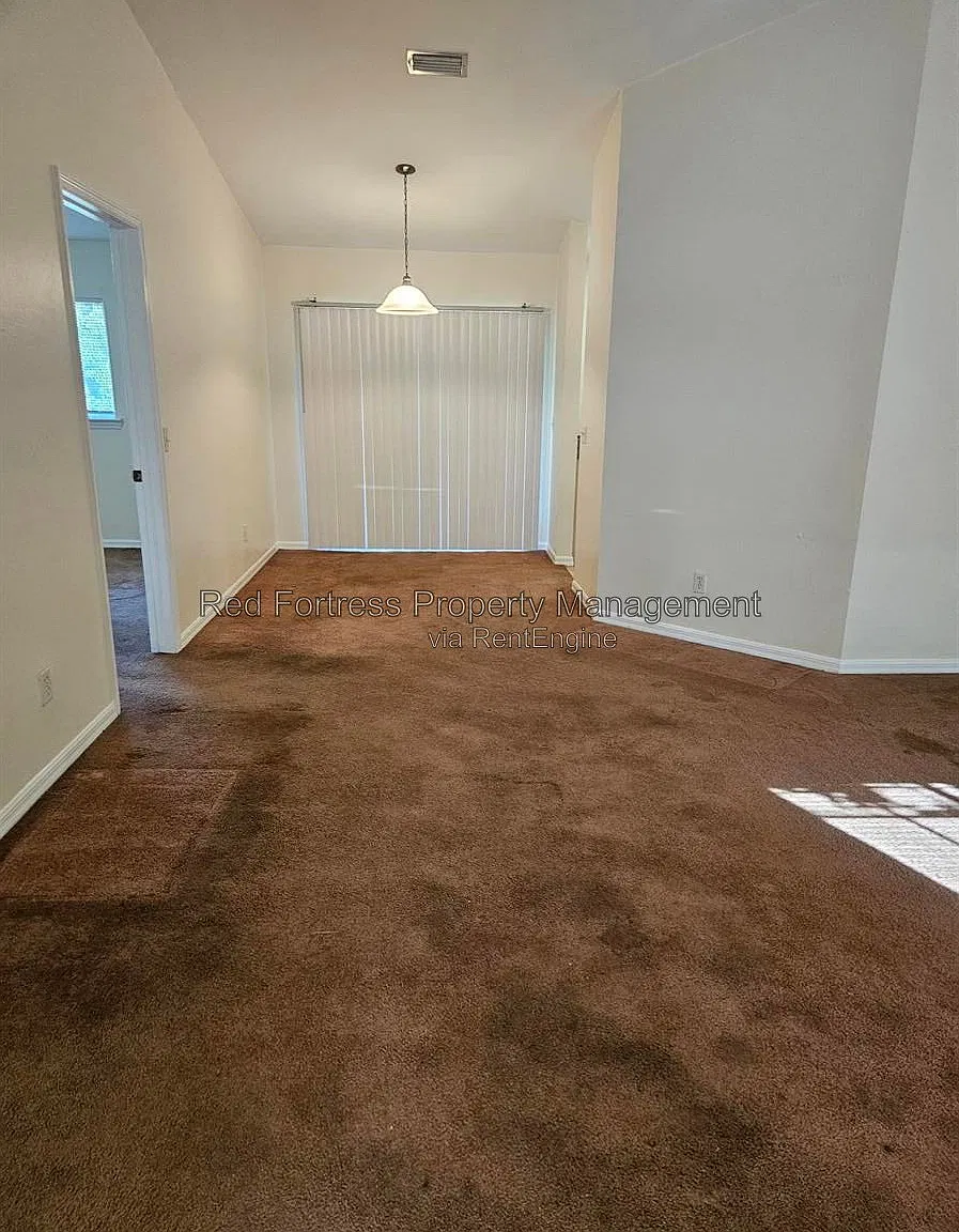 3 bed, 2.0 bath, 1109 sqft, $1,250 — Photo 4