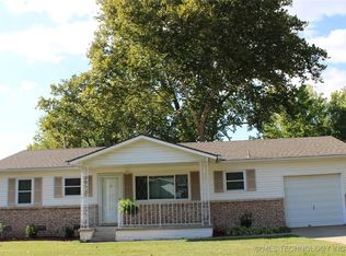 1002 S Date Ave, Broken Arrow, OK 74012