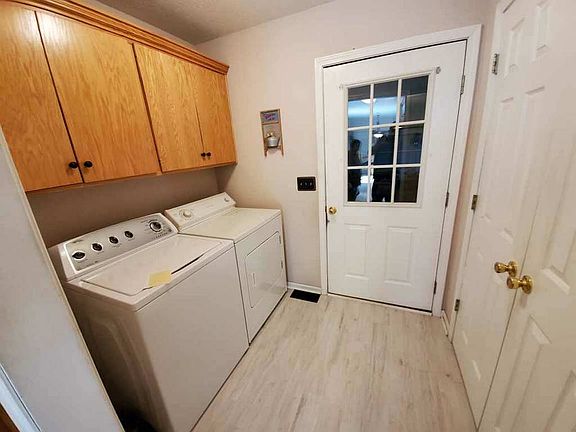 2nd image of 119 Oakdale Dr