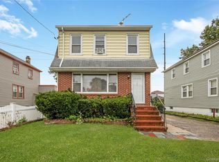 121 Cochran Pl, Valley Stream, NY 11581