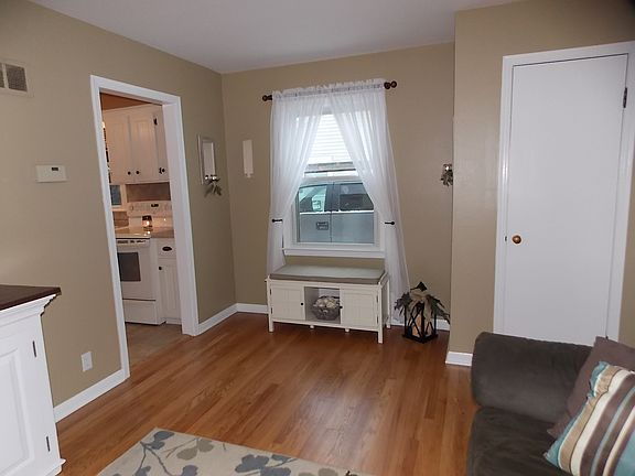 Room To Greet Guests