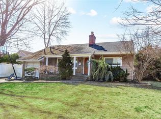 11 Anding Ave, Merrick, NY 11566