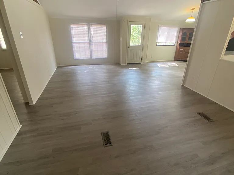 216 Crestview — Photo 4