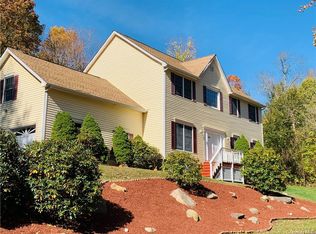 180 Loder Rd, Yorktown Heights, NY 10598