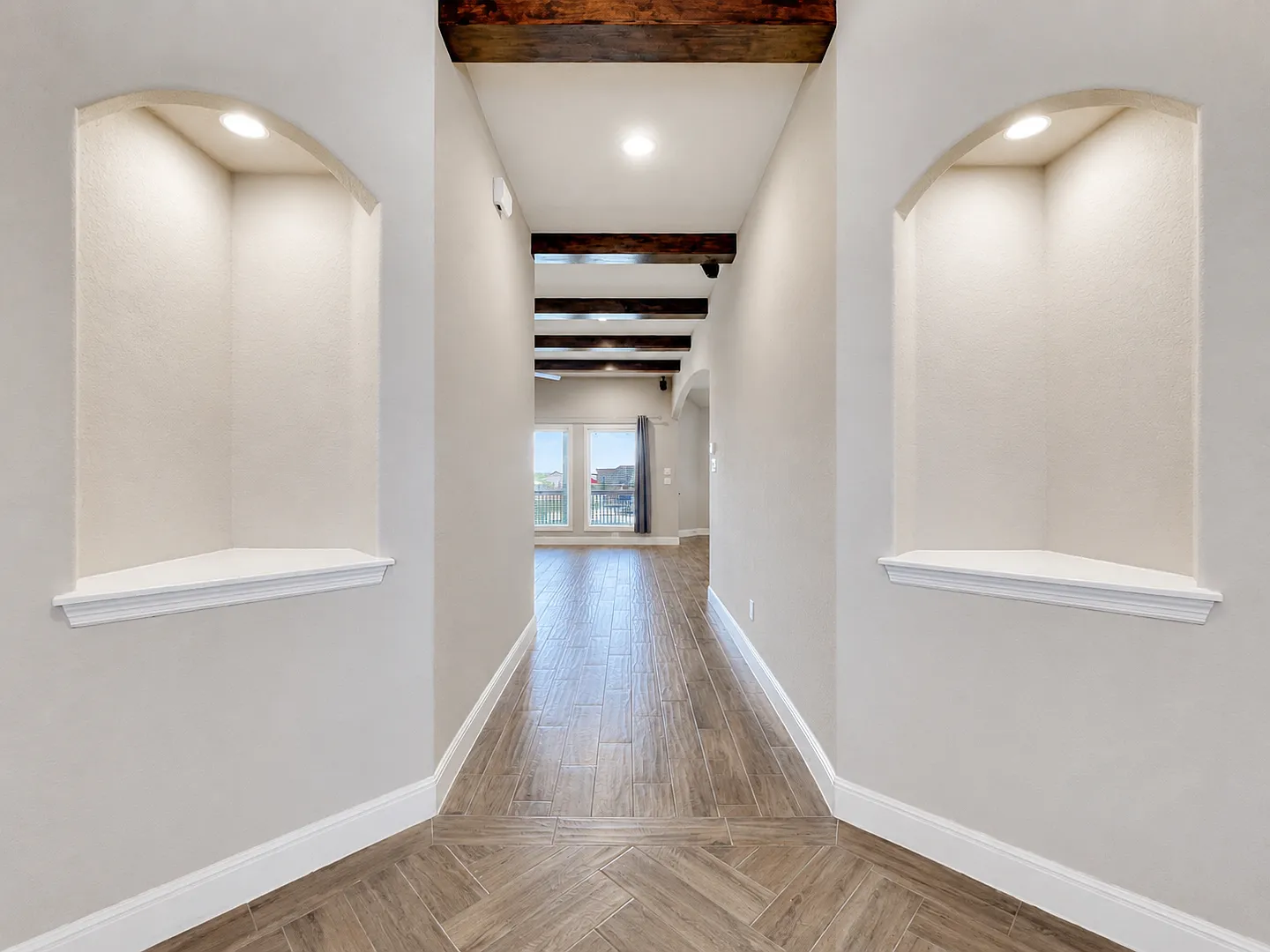Gorgeous 4 Bedroom Custom Home For Lease W/ Tons Of Upgrades In New Braunfels, Tx — Photo 4