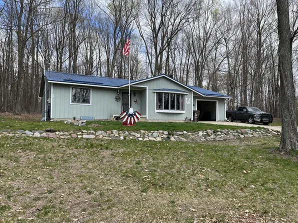 4400 W Almy Rd, Six Lakes, MI 48886