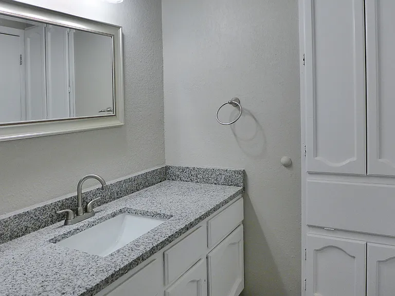 10318 Cone Hill Dr — Photo 16