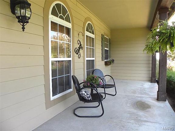 3rd image of 917 Crown Pointe Terrace Ct