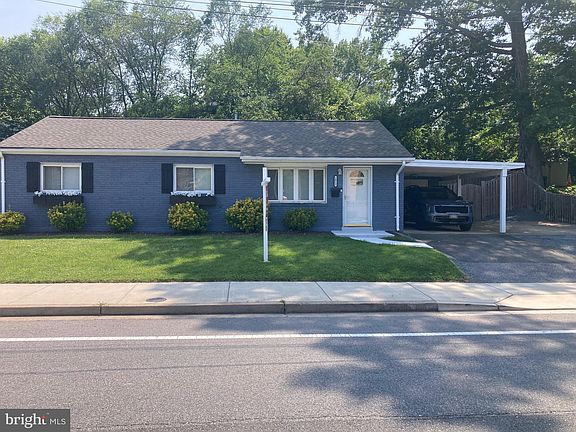 2nd image of 1012 N George Mason Dr