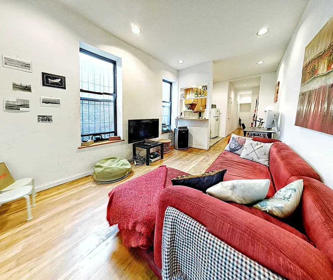 Building Photo - 68 E 1st St #3D