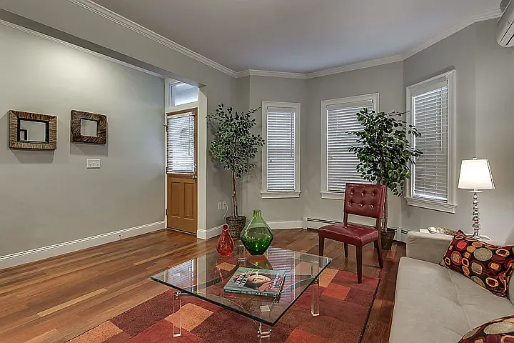 2 bed, 1.5 bath, 925 sqft, $3,800 — Photo 2